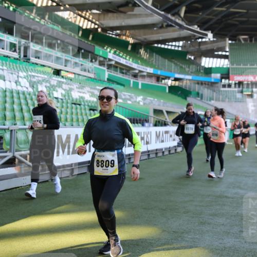 06.10.2024 - 19. swb-Marathon Bremen Yannick Fuchs http://msf.ph/oto/7357877 06.10.2024 10:40:54 Laufen im Stadion 7092, 7129, 7132, 7272, 7288, 7554, 7598, 7601, 7619, 7625, 7661, 7701, 7702, 7840, 7888, 7912, 7915, 7928, 7936, 7946, 7972, 7982, 8091, 8146, 8210, 8230, 8688, 8746, 8747, 8765, 8809, 8847, 8861, 8899, 8988, 9048, 9076, 9078 meine-sportfotos.de
