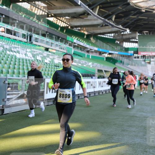 06.10.2024 - 19. swb-Marathon Bremen Yannick Fuchs http://msf.ph/oto/7357880 06.10.2024 10:40:54 Laufen im Stadion 7092, 7129, 7132, 7272, 7288, 7554, 7598, 7601, 7619, 7625, 7661, 7701, 7702, 7840, 7888, 7912, 7915, 7928, 7936, 7946, 7972, 7982, 8091, 8146, 8210, 8230, 8688, 8746, 8747, 8765, 8809, 8847, 8861, 8899, 8988, 9048, 9076, 9078 meine-sportfotos.de