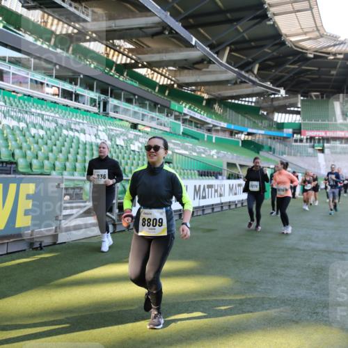06.10.2024 - 19. swb-Marathon Bremen Yannick Fuchs http://msf.ph/oto/7357886 06.10.2024 10:40:55 Laufen im Stadion 7092, 7129, 7132, 7272, 7288, 7554, 7598, 7601, 7619, 7625, 7701, 7702, 7840, 7888, 7912, 7915, 7928, 7936, 7946, 7972, 7982, 8091, 8146, 8210, 8230, 8688, 8746, 8747, 8765, 8809, 8847, 8861, 8899, 8988, 9048, 9076, 9078 meine-sportfotos.de