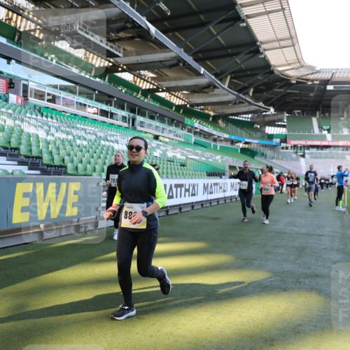 06.10.2024 - 19. swb-Marathon Bremen Yannick Fuchs http://msf.ph/oto/7357906 06.10.2024 10:40:55 Laufen im Stadion 7092, 7129, 7132, 7272, 7288, 7554, 7598, 7601, 7619, 7625, 7701, 7702, 7840, 7888, 7912, 7915, 7928, 7936, 7946, 7972, 7982, 8091, 8146, 8210, 8230, 8688, 8746, 8747, 8765, 8809, 8847, 8861, 8899, 8988, 9048, 9076, 9078 meine-sportfotos.de