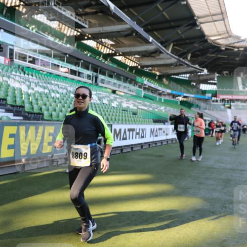 06.10.2024 - 19. swb-Marathon Bremen Yannick Fuchs http://msf.ph/oto/7357915 06.10.2024 10:40:55 Laufen im Stadion 7092, 7129, 7132, 7272, 7288, 7554, 7598, 7601, 7619, 7625, 7701, 7702, 7840, 7888, 7912, 7915, 7928, 7936, 7946, 7972, 7982, 8091, 8146, 8210, 8230, 8688, 8746, 8747, 8765, 8809, 8847, 8861, 8899, 8988, 9048, 9076, 9078 meine-sportfotos.de