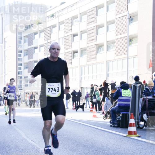 06.10.2024 - 19. swb-Marathon Bremen Matties Gatica Varas http://msf.ph/oto/7357936 06.10.2024 10:37:22 Laufen 331, 8095, 7743 meine-sportfotos.de