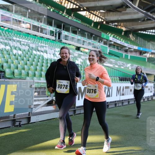 06.10.2024 - 19. swb-Marathon Bremen Yannick Fuchs http://msf.ph/oto/7357953 06.10.2024 10:40:57 Laufen im Stadion 7092, 7129, 7132, 7272, 7288, 7554, 7598, 7601, 7619, 7625, 7701, 7702, 7810, 7821, 7840, 7888, 7912, 7915, 7928, 7936, 7946, 7972, 7982, 8091, 8146, 8210, 8230, 8688, 8746, 8747, 8765, 8809, 8847, 8861, 8899, 8988, 9048, 9076, 9078 meine-sportfotos.de