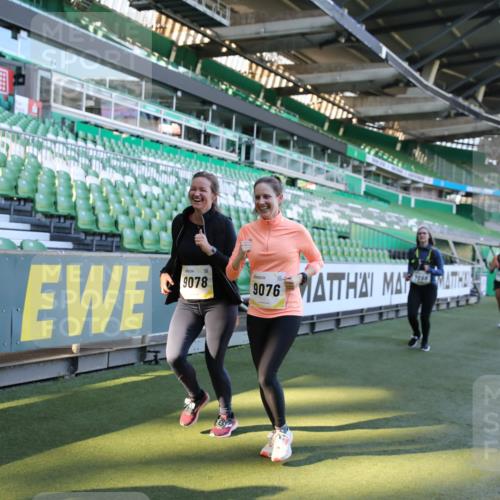 06.10.2024 - 19. swb-Marathon Bremen Yannick Fuchs http://msf.ph/oto/7357968 06.10.2024 10:40:57 Laufen im Stadion 7092, 7129, 7132, 7272, 7288, 7554, 7598, 7601, 7619, 7625, 7701, 7702, 7810, 7821, 7840, 7888, 7912, 7915, 7928, 7936, 7946, 7972, 7982, 8091, 8146, 8210, 8230, 8688, 8746, 8747, 8765, 8809, 8847, 8861, 8899, 8988, 9048, 9076, 9078 meine-sportfotos.de