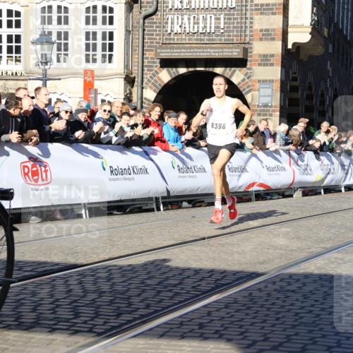 06.10.2024 - 19. swb-Marathon Bremen Strokosch-Dieckow http://msf.ph/oto/7357970 06.10.2024 10:26:42 Ziel 41, 8350, 8396 meine-sportfotos.de
