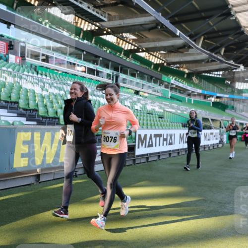 06.10.2024 - 19. swb-Marathon Bremen Yannick Fuchs http://msf.ph/oto/7357977 06.10.2024 10:40:58 Laufen im Stadion 7092, 7129, 7132, 7272, 7288, 7554, 7598, 7601, 7619, 7625, 7701, 7702, 7810, 7821, 7840, 7888, 7912, 7915, 7928, 7936, 7946, 7972, 7982, 8091, 8146, 8210, 8230, 8688, 8746, 8747, 8765, 8809, 8847, 8861, 8899, 9048, 9076, 9078 meine-sportfotos.de