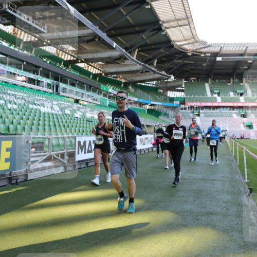 06.10.2024 - 19. swb-Marathon Bremen Yannick Fuchs http://msf.ph/oto/7358045 06.10.2024 10:41:01 Laufen im Stadion 7272, 7288, 7385, 7396, 7520, 7554, 7598, 7601, 7619, 7625, 7701, 7702, 7810, 7821, 7840, 7888, 7912, 7915, 7928, 7936, 7946, 7972, 7982, 8091, 8146, 8210, 8230, 8688, 8746, 8747, 8765, 8809, 8847, 8861, 8899, 9076, 9078 meine-sportfotos.de