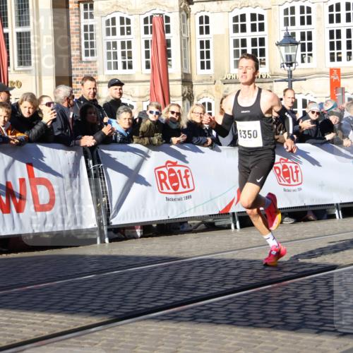 06.10.2024 - 19. swb-Marathon Bremen Strokosch-Dieckow http://msf.ph/oto/7358100 06.10.2024 10:26:50 Ziel 8350, 8395 meine-sportfotos.de
