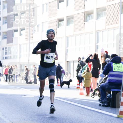 06.10.2024 - 19. swb-Marathon Bremen Matties Gatica Varas http://msf.ph/oto/7358124 06.10.2024 10:37:29 Laufen 9019 meine-sportfotos.de