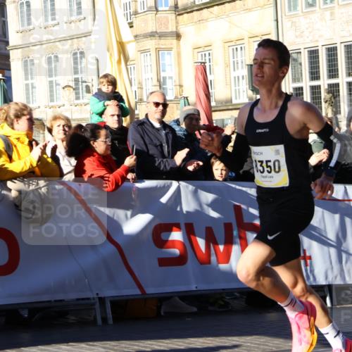 06.10.2024 - 19. swb-Marathon Bremen Strokosch-Dieckow http://msf.ph/oto/7358126 06.10.2024 10:26:51 Ziel 8350, 8395 meine-sportfotos.de