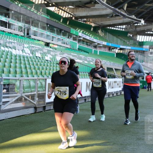 06.10.2024 - 19. swb-Marathon Bremen Yannick Fuchs http://msf.ph/oto/7358141 06.10.2024 10:41:04 Laufen im Stadion 7272, 7288, 7385, 7396, 7520, 7554, 7598, 7601, 7619, 7625, 7701, 7702, 7810, 7821, 7888, 7912, 7915, 7928, 7936, 7946, 7972, 7982, 8210, 8230, 8691, 8746, 8747, 8765, 8809, 8847, 8853, 8861, 8899, 8969, 9076, 9078 meine-sportfotos.de