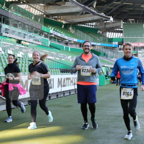 06.10.2024 - 19. swb-Marathon Bremen Yannick Fuchs http://msf.ph/oto/7358183 06.10.2024 10:41:05 Laufen im Stadion 7272, 7288, 7385, 7396, 7520, 7554, 7598, 7601, 7619, 7625, 7701, 7702, 7810, 7821, 7888, 7912, 7915, 7928, 7936, 7972, 7982, 8210, 8230, 8691, 8746, 8747, 8765, 8809, 8847, 8853, 8861, 8899, 8969, 9076, 9078 meine-sportfotos.de