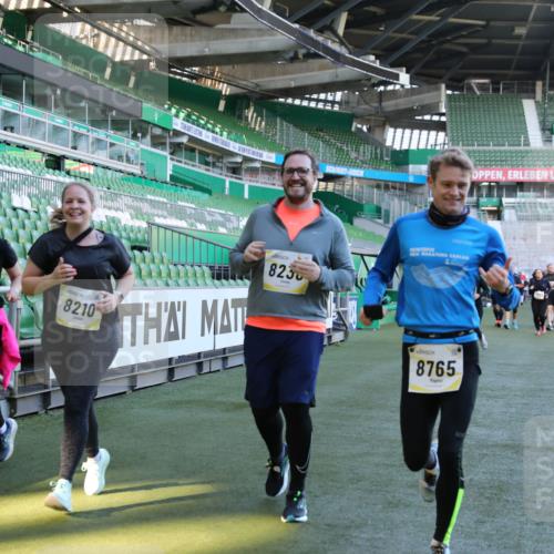 06.10.2024 - 19. swb-Marathon Bremen Yannick Fuchs http://msf.ph/oto/7358202 06.10.2024 10:41:05 Laufen im Stadion 7272, 7288, 7385, 7396, 7520, 7554, 7598, 7601, 7619, 7625, 7701, 7702, 7810, 7821, 7888, 7912, 7915, 7928, 7936, 7972, 7982, 8210, 8230, 8691, 8746, 8747, 8765, 8809, 8847, 8853, 8861, 8899, 8969, 9076, 9078 meine-sportfotos.de