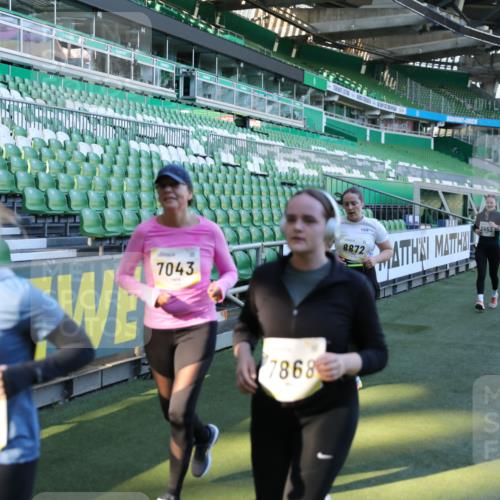 06.10.2024 - 19. swb-Marathon Bremen Yannick Fuchs http://msf.ph/oto/7358227 06.10.2024 10:39:23 Laufen im Stadion 7043, 7115, 7151, 7219, 7311, 7324, 7331, 7780, 7781, 7868, 7934, 7948, 7960, 8064, 8110, 8126, 8128, 8135, 8247, 8249, 8353, 8453, 8587, 8734, 8795, 8855, 8872, 8881, 8950, 9011, 9113 meine-sportfotos.de
