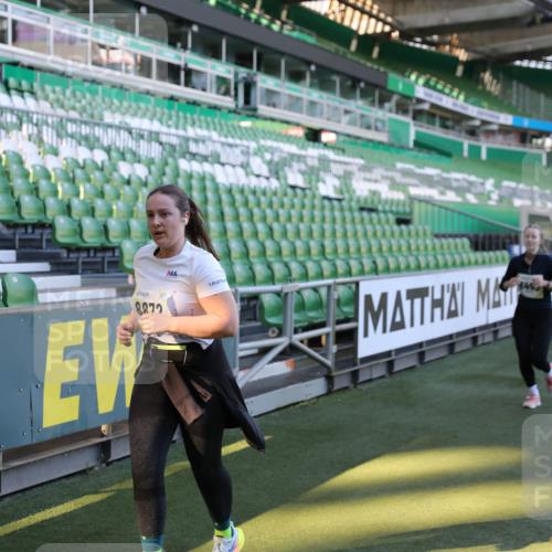 06.10.2024 - 19. swb-Marathon Bremen Yannick Fuchs http://msf.ph/oto/7358247 06.10.2024 10:39:25 Laufen im Stadion 7043, 7115, 7151, 7219, 7311, 7324, 7331, 7780, 7781, 7868, 7922, 7934, 7948, 7960, 8064, 8110, 8135, 8249, 8279, 8353, 8453, 8587, 8734, 8795, 8855, 8872, 8881, 8950, 9011, 9113 meine-sportfotos.de
