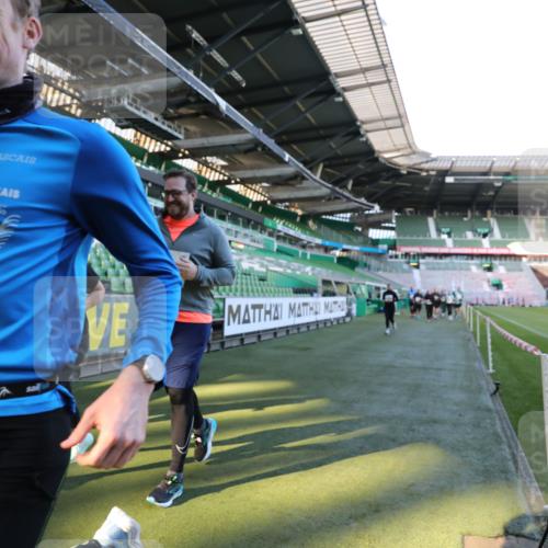 06.10.2024 - 19. swb-Marathon Bremen Yannick Fuchs http://msf.ph/oto/7358302 06.10.2024 10:41:07 Laufen im Stadion 7272, 7288, 7385, 7396, 7520, 7598, 7601, 7619, 7625, 7701, 7702, 7810, 7821, 7888, 7912, 7915, 7928, 7936, 7972, 7982, 8046, 8210, 8230, 8490, 8691, 8746, 8747, 8765, 8809, 8847, 8853, 8861, 8899, 8969, 8979, 9076, 9078 meine-sportfotos.de