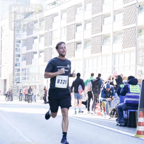 06.10.2024 - 19. swb-Marathon Bremen Matties Gatica Varas http://msf.ph/oto/7358303 06.10.2024 10:37:39 Laufen 8329 meine-sportfotos.de