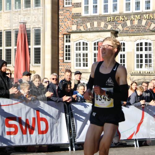 06.10.2024 - 19. swb-Marathon Bremen Strokosch-Dieckow http://msf.ph/oto/7358319 06.10.2024 10:27:29 Ziel 8349 meine-sportfotos.de