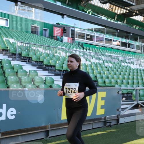 06.10.2024 - 19. swb-Marathon Bremen Yannick Fuchs http://msf.ph/oto/7358325 06.10.2024 10:41:13 Laufen im Stadion 7077, 7078, 7181, 7272, 7288, 7385, 7396, 7520, 7598, 7601, 7619, 7625, 7668, 7669, 7701, 7702, 7810, 7821, 7888, 7912, 7915, 7928, 8046, 8097, 8210, 8230, 8250, 8320, 8490, 8691, 8746, 8747, 8762, 8765, 8832, 8847, 8853, 8861, 8863, 8899, 8969, 8979 meine-sportfotos.de