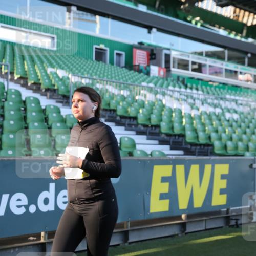 06.10.2024 - 19. swb-Marathon Bremen Yannick Fuchs http://msf.ph/oto/7358343 06.10.2024 10:41:13 Laufen im Stadion 7077, 7078, 7181, 7272, 7288, 7385, 7396, 7520, 7598, 7601, 7619, 7625, 7668, 7669, 7701, 7702, 7810, 7821, 7888, 7912, 7915, 7928, 8046, 8097, 8210, 8230, 8250, 8320, 8490, 8691, 8746, 8747, 8762, 8765, 8832, 8847, 8853, 8861, 8863, 8899, 8969, 8979 meine-sportfotos.de