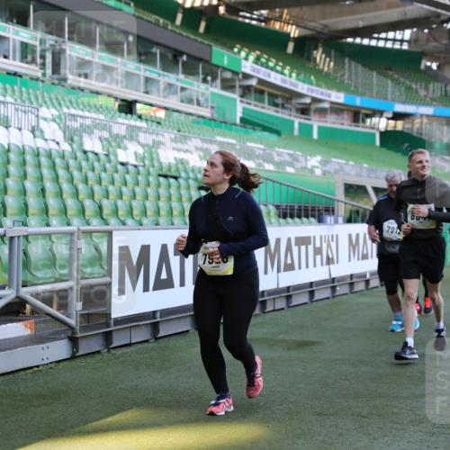 06.10.2024 - 19. swb-Marathon Bremen Yannick Fuchs http://msf.ph/oto/7358353 06.10.2024 10:41:16 Laufen im Stadion 7077, 7078, 7181, 7272, 7288, 7385, 7396, 7520, 7601, 7619, 7625, 7665, 7668, 7669, 7701, 7702, 7810, 7821, 7912, 7915, 7928, 8016, 8046, 8097, 8210, 8230, 8250, 8320, 8490, 8691, 8746, 8747, 8762, 8800, 8832, 8847, 8853, 8861, 8863, 8899, 8969, 8979 meine-sportfotos.de