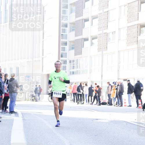 06.10.2024 - 19. swb-Marathon Bremen Matties Gatica Varas http://msf.ph/oto/7358354 06.10.2024 10:37:46 Laufen 8444 meine-sportfotos.de