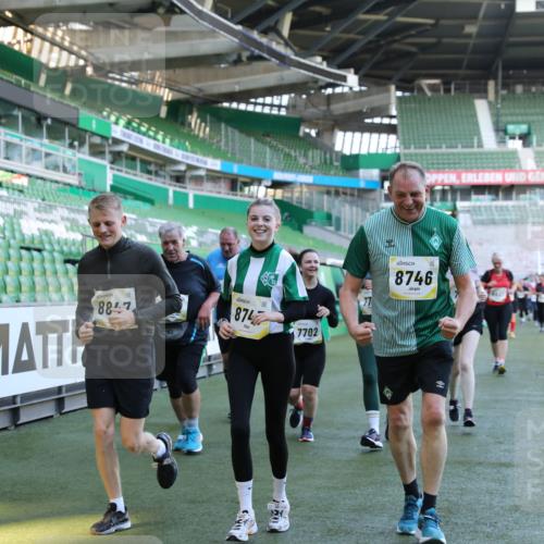 06.10.2024 - 19. swb-Marathon Bremen Yannick Fuchs http://msf.ph/oto/7358430 06.10.2024 10:41:18 Laufen im Stadion 7077, 7078, 7177, 7181, 7272, 7385, 7396, 7520, 7601, 7619, 7625, 7665, 7668, 7669, 7701, 7702, 7810, 7821, 7912, 7928, 8016, 8046, 8097, 8210, 8230, 8250, 8320, 8490, 8691, 8746, 8747, 8762, 8800, 8832, 8847, 8853, 8861, 8863, 8899, 8935, 8969, 8979 meine-sportfotos.de
