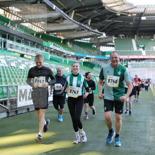 06.10.2024 - 19. swb-Marathon Bremen Yannick Fuchs http://msf.ph/oto/7358441 06.10.2024 10:41:18 Laufen im Stadion 7077, 7078, 7177, 7181, 7272, 7385, 7396, 7520, 7601, 7619, 7625, 7665, 7668, 7669, 7701, 7702, 7810, 7821, 7912, 7928, 8016, 8046, 8097, 8210, 8230, 8250, 8320, 8490, 8691, 8746, 8747, 8762, 8800, 8832, 8847, 8853, 8861, 8863, 8899, 8935, 8969, 8979 meine-sportfotos.de