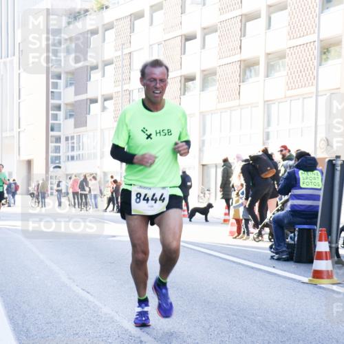 06.10.2024 - 19. swb-Marathon Bremen Matties Gatica Varas http://msf.ph/oto/7358448 06.10.2024 10:37:49 Laufen 8444 meine-sportfotos.de