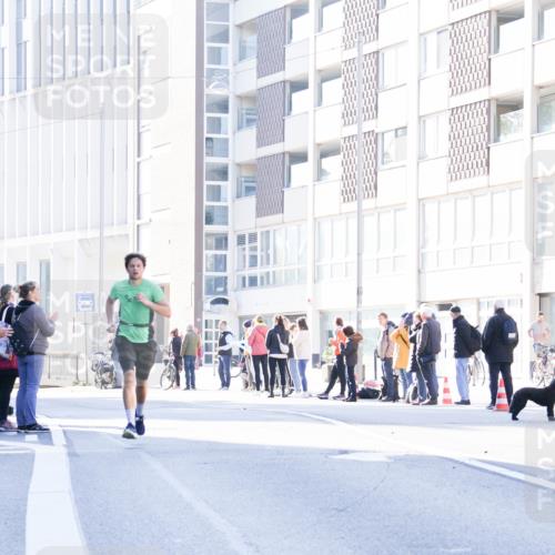 06.10.2024 - 19. swb-Marathon Bremen Matties Gatica Varas http://msf.ph/oto/7358466 06.10.2024 10:37:52 Laufen  meine-sportfotos.de