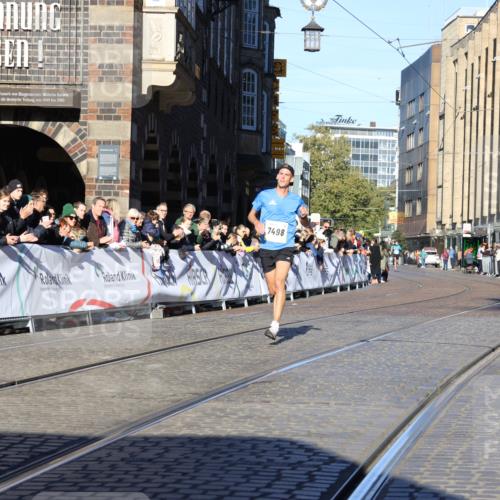 06.10.2024 - 19. swb-Marathon Bremen Strokosch-Dieckow http://msf.ph/oto/7358480 06.10.2024 10:29:12 Ziel 7498, 8559 meine-sportfotos.de