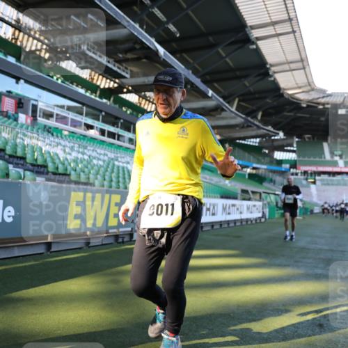 06.10.2024 - 19. swb-Marathon Bremen Yannick Fuchs http://msf.ph/oto/7358494 06.10.2024 10:39:31 Laufen im Stadion 7043, 7151, 7324, 7331, 7347, 7695, 7780, 7781, 7868, 7922, 7948, 7960, 8110, 8127, 8249, 8279, 8353, 8453, 8587, 8734, 8795, 8855, 8872, 8881, 9011, 9101, 9111 meine-sportfotos.de