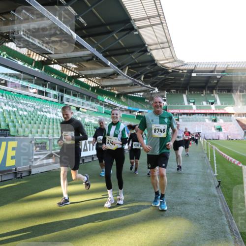 06.10.2024 - 19. swb-Marathon Bremen Yannick Fuchs http://msf.ph/oto/7358523 06.10.2024 10:41:18 Laufen im Stadion 7077, 7078, 7177, 7181, 7272, 7385, 7396, 7520, 7601, 7619, 7625, 7665, 7668, 7669, 7701, 7702, 7810, 7821, 7912, 7928, 8016, 8046, 8097, 8210, 8230, 8250, 8320, 8490, 8691, 8746, 8747, 8762, 8800, 8832, 8847, 8853, 8861, 8863, 8899, 8935, 8969, 8979 meine-sportfotos.de