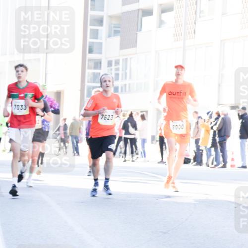 06.10.2024 - 19. swb-Marathon Bremen Matties Gatica Varas http://msf.ph/oto/7358607 06.10.2024 10:38:07 Laufen 7033, 7523, 8000 meine-sportfotos.de