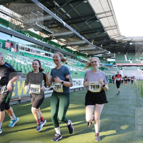 06.10.2024 - 19. swb-Marathon Bremen Yannick Fuchs http://msf.ph/oto/7358650 06.10.2024 10:41:21 Laufen im Stadion 7077, 7078, 7177, 7181, 7272, 7385, 7396, 7520, 7601, 7619, 7625, 7665, 7668, 7669, 7692, 7701, 7702, 7765, 7766, 7810, 7821, 7912, 7928, 8016, 8046, 8097, 8210, 8230, 8250, 8320, 8434, 8490, 8691, 8709, 8746, 8747, 8762, 8800, 8832, 8847, 8853, 8861, 8863, 8935, 8969, 8979, 9030, 9120 meine-sportfotos.de