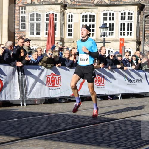 06.10.2024 - 19. swb-Marathon Bremen Strokosch-Dieckow http://msf.ph/oto/7358689 06.10.2024 10:29:30 Ziel 44, 51, 8559 meine-sportfotos.de