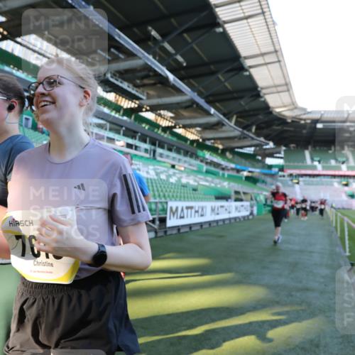 06.10.2024 - 19. swb-Marathon Bremen Yannick Fuchs http://msf.ph/oto/7358702 06.10.2024 10:41:22 Laufen im Stadion 7077, 7078, 7177, 7181, 7272, 7385, 7396, 7520, 7601, 7602, 7619, 7665, 7668, 7669, 7692, 7701, 7702, 7740, 7742, 7765, 7766, 7810, 7821, 7912, 7928, 8016, 8046, 8097, 8210, 8250, 8320, 8434, 8490, 8691, 8709, 8746, 8747, 8762, 8800, 8832, 8847, 8853, 8861, 8863, 8935, 8969, 8979, 9030, 9120 meine-sportfotos.de