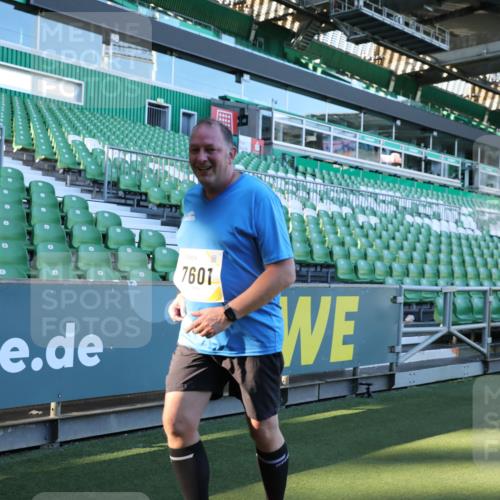 06.10.2024 - 19. swb-Marathon Bremen Yannick Fuchs http://msf.ph/oto/7358710 06.10.2024 10:41:22 Laufen im Stadion 7077, 7078, 7177, 7181, 7272, 7385, 7396, 7520, 7601, 7602, 7619, 7665, 7668, 7669, 7692, 7701, 7702, 7740, 7742, 7765, 7766, 7810, 7821, 7912, 7928, 8016, 8046, 8097, 8210, 8250, 8320, 8434, 8490, 8691, 8709, 8746, 8747, 8762, 8800, 8832, 8847, 8853, 8861, 8863, 8935, 8969, 8979, 9030, 9120 meine-sportfotos.de