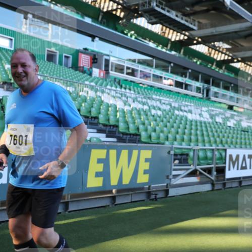 06.10.2024 - 19. swb-Marathon Bremen Yannick Fuchs http://msf.ph/oto/7358719 06.10.2024 10:41:23 Laufen im Stadion 7077, 7078, 7177, 7181, 7272, 7385, 7396, 7520, 7601, 7602, 7619, 7665, 7668, 7669, 7692, 7701, 7702, 7740, 7742, 7765, 7766, 7810, 7821, 7912, 7928, 8016, 8046, 8097, 8250, 8320, 8434, 8490, 8691, 8709, 8746, 8747, 8762, 8800, 8832, 8847, 8853, 8861, 8863, 8935, 8969, 8979, 9030, 9120 meine-sportfotos.de