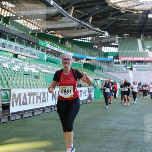 06.10.2024 - 19. swb-Marathon Bremen Yannick Fuchs http://msf.ph/oto/7358744 06.10.2024 10:41:24 Laufen im Stadion 7077, 7078, 7177, 7181, 7272, 7385, 7396, 7520, 7601, 7602, 7619, 7665, 7668, 7669, 7692, 7701, 7702, 7740, 7742, 7765, 7766, 7810, 7821, 7912, 7928, 8016, 8046, 8097, 8250, 8320, 8434, 8490, 8691, 8709, 8746, 8747, 8762, 8800, 8832, 8847, 8853, 8861, 8863, 8935, 8969, 8979, 9030, 9120 meine-sportfotos.de