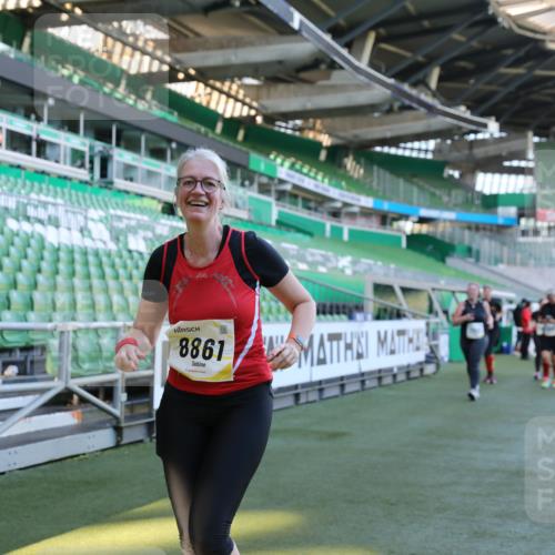 06.10.2024 - 19. swb-Marathon Bremen Yannick Fuchs http://msf.ph/oto/7358781 06.10.2024 10:41:25 Laufen im Stadion 7077, 7078, 7177, 7181, 7272, 7385, 7396, 7520, 7601, 7602, 7619, 7665, 7668, 7669, 7692, 7701, 7702, 7740, 7742, 7765, 7766, 7810, 7821, 7912, 7928, 8016, 8046, 8097, 8250, 8320, 8434, 8490, 8691, 8709, 8746, 8747, 8762, 8800, 8832, 8847, 8853, 8861, 8863, 8935, 8969, 8979, 9030, 9120 meine-sportfotos.de