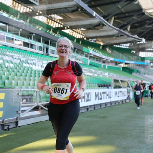 06.10.2024 - 19. swb-Marathon Bremen Yannick Fuchs http://msf.ph/oto/7358788 06.10.2024 10:41:25 Laufen im Stadion 7077, 7078, 7177, 7181, 7272, 7385, 7396, 7520, 7601, 7602, 7619, 7665, 7668, 7669, 7692, 7701, 7702, 7740, 7742, 7765, 7766, 7810, 7821, 7912, 7928, 8016, 8046, 8097, 8250, 8320, 8434, 8490, 8691, 8709, 8746, 8747, 8762, 8800, 8832, 8847, 8853, 8861, 8863, 8935, 8969, 8979, 9030, 9120 meine-sportfotos.de