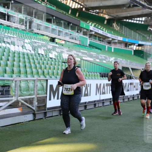 06.10.2024 - 19. swb-Marathon Bremen Yannick Fuchs http://msf.ph/oto/7358823 06.10.2024 10:41:29 Laufen im Stadion 7077, 7078, 7177, 7181, 7385, 7396, 7520, 7602, 7619, 7665, 7668, 7669, 7692, 7701, 7702, 7740, 7742, 7765, 7766, 7804, 7810, 7821, 7912, 7928, 8016, 8046, 8097, 8250, 8320, 8372, 8434, 8490, 8691, 8709, 8746, 8747, 8762, 8800, 8832, 8844, 8847, 8853, 8861, 8863, 8935, 8969, 8979, 9030, 9120 meine-sportfotos.de