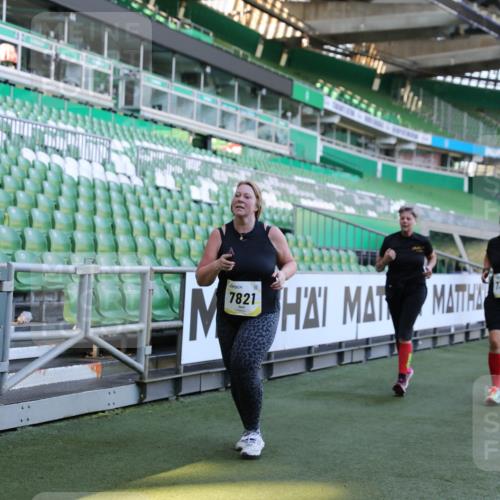 06.10.2024 - 19. swb-Marathon Bremen Yannick Fuchs http://msf.ph/oto/7358831 06.10.2024 10:41:29 Laufen im Stadion 7077, 7078, 7177, 7181, 7385, 7396, 7520, 7602, 7619, 7665, 7668, 7669, 7692, 7701, 7702, 7740, 7742, 7765, 7766, 7804, 7810, 7821, 7912, 7928, 8016, 8046, 8097, 8250, 8320, 8372, 8434, 8490, 8691, 8709, 8746, 8747, 8762, 8800, 8832, 8844, 8847, 8853, 8861, 8863, 8935, 8969, 8979, 9030, 9120 meine-sportfotos.de