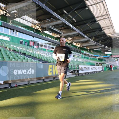 06.10.2024 - 19. swb-Marathon Bremen Yannick Fuchs http://msf.ph/oto/7358948 06.10.2024 10:39:35 Laufen im Stadion 7010, 7043, 7151, 7322, 7347, 7695, 7707, 7780, 7781, 7796, 7799, 7868, 7922, 7948, 7960, 8110, 8127, 8249, 8279, 8353, 8453, 8587, 8795, 8872, 8873, 8881, 9011, 9101, 9111 meine-sportfotos.de