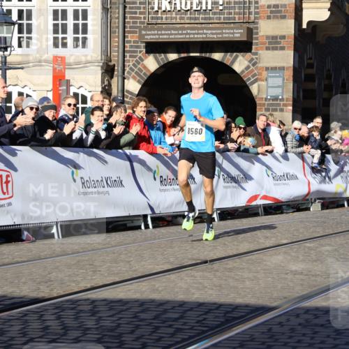 06.10.2024 - 19. swb-Marathon Bremen Strokosch-Dieckow http://msf.ph/oto/7358970 06.10.2024 10:30:47 Ziel 8560, 8600 meine-sportfotos.de