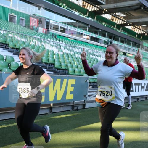 06.10.2024 - 19. swb-Marathon Bremen Yannick Fuchs http://msf.ph/oto/7359082 06.10.2024 10:41:34 Laufen im Stadion 7077, 7078, 7177, 7181, 7385, 7396, 7520, 7602, 7619, 7665, 7668, 7669, 7692, 7701, 7702, 7740, 7742, 7765, 7766, 7804, 7810, 7821, 8016, 8046, 8097, 8250, 8320, 8372, 8434, 8482, 8490, 8527, 8528, 8691, 8709, 8762, 8800, 8832, 8844, 8853, 8861, 8863, 8935, 8969, 8979, 9030, 9120, 9989 meine-sportfotos.de