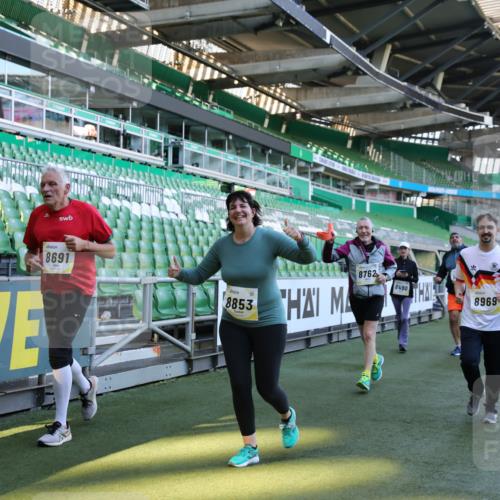 06.10.2024 - 19. swb-Marathon Bremen Yannick Fuchs http://msf.ph/oto/7359120 06.10.2024 10:41:36 Laufen im Stadion 7077, 7078, 7177, 7181, 7309, 7385, 7396, 7520, 7602, 7619, 7665, 7668, 7669, 7692, 7740, 7742, 7765, 7766, 7804, 7810, 7821, 8016, 8046, 8097, 8250, 8320, 8372, 8434, 8482, 8490, 8527, 8528, 8691, 8709, 8762, 8800, 8832, 8844, 8853, 8861, 8863, 8935, 8969, 8979, 9030, 9120, 9989 meine-sportfotos.de