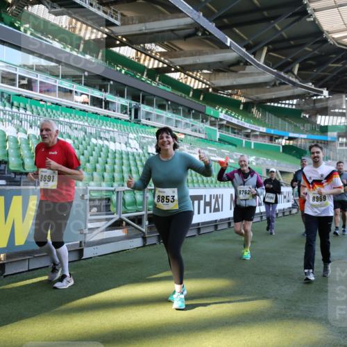 06.10.2024 - 19. swb-Marathon Bremen Yannick Fuchs http://msf.ph/oto/7359133 06.10.2024 10:41:36 Laufen im Stadion 7077, 7078, 7177, 7181, 7309, 7385, 7396, 7520, 7602, 7619, 7665, 7668, 7669, 7692, 7740, 7742, 7765, 7766, 7804, 7810, 7821, 8016, 8046, 8097, 8250, 8320, 8372, 8434, 8482, 8490, 8527, 8528, 8691, 8709, 8762, 8800, 8832, 8844, 8853, 8861, 8863, 8935, 8969, 8979, 9030, 9120, 9989 meine-sportfotos.de