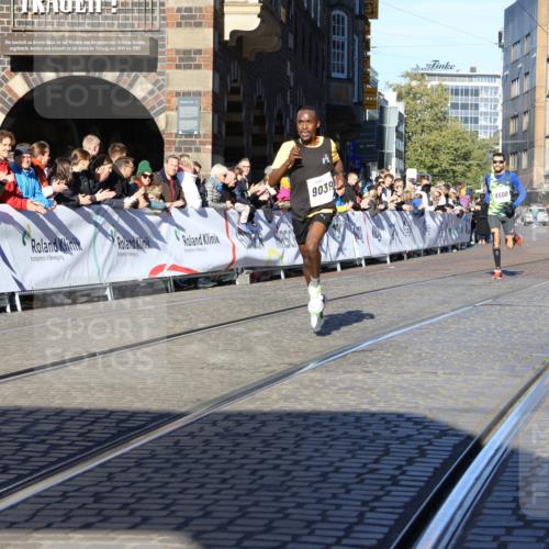 06.10.2024 - 19. swb-Marathon Bremen Strokosch-Dieckow http://msf.ph/oto/7359221 06.10.2024 10:31:09 Ziel 8499, 8500, 9039 meine-sportfotos.de